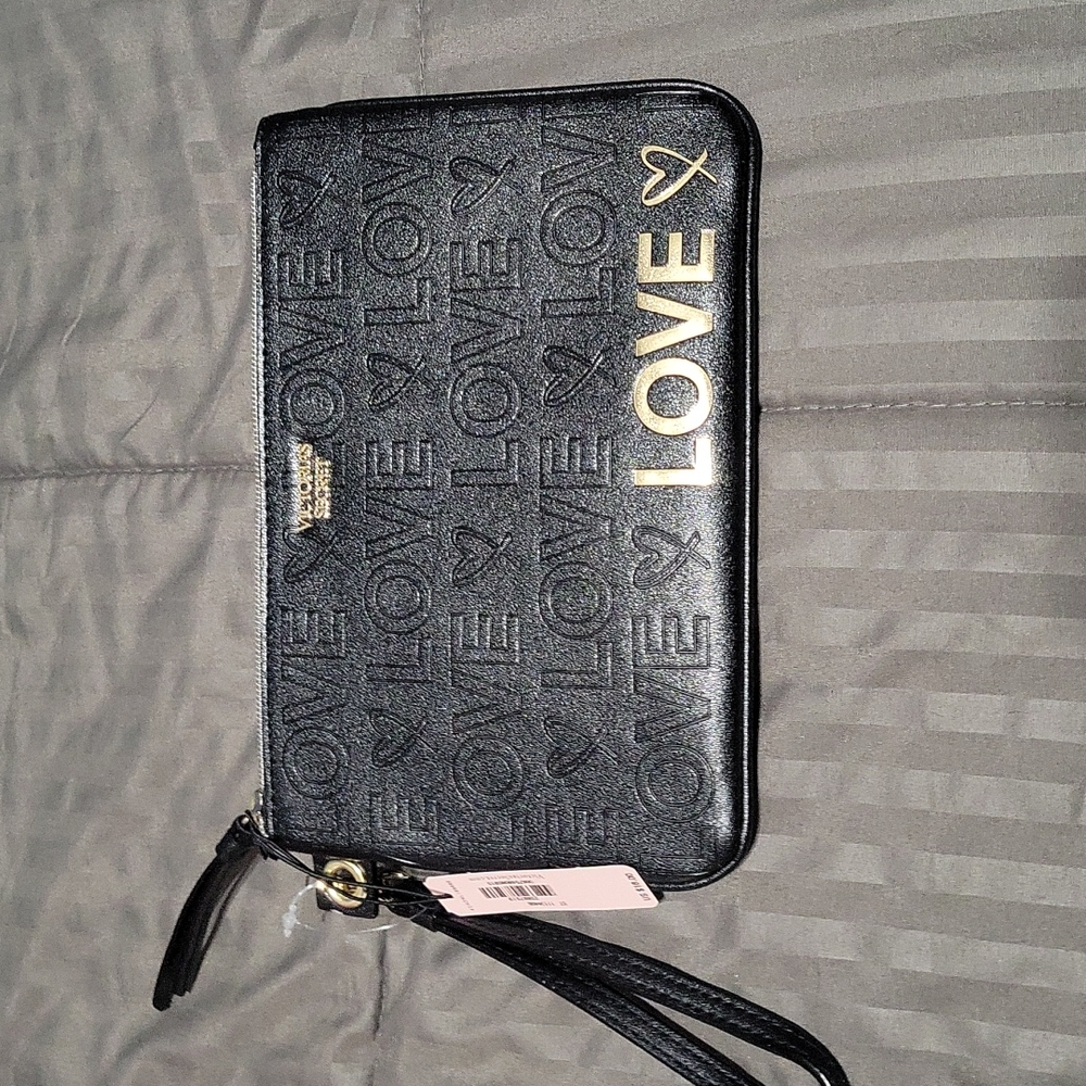 Vs wristlet